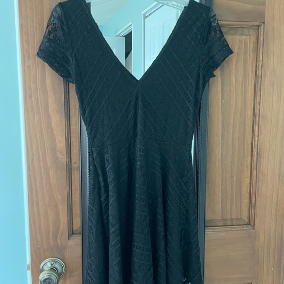 Black Lace Dress - Forever 21 - Picture 4 of 5